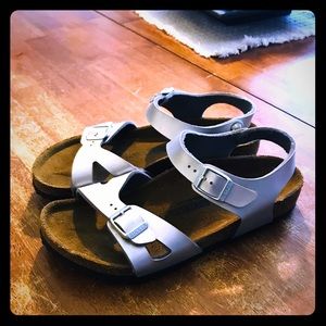 Girls size 34 Birkenstocks
